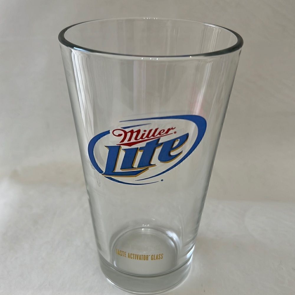 Miller Lite Beer Glass 16 Oz Taste Activator Glass  3 1/2 In Round 6 In Tall